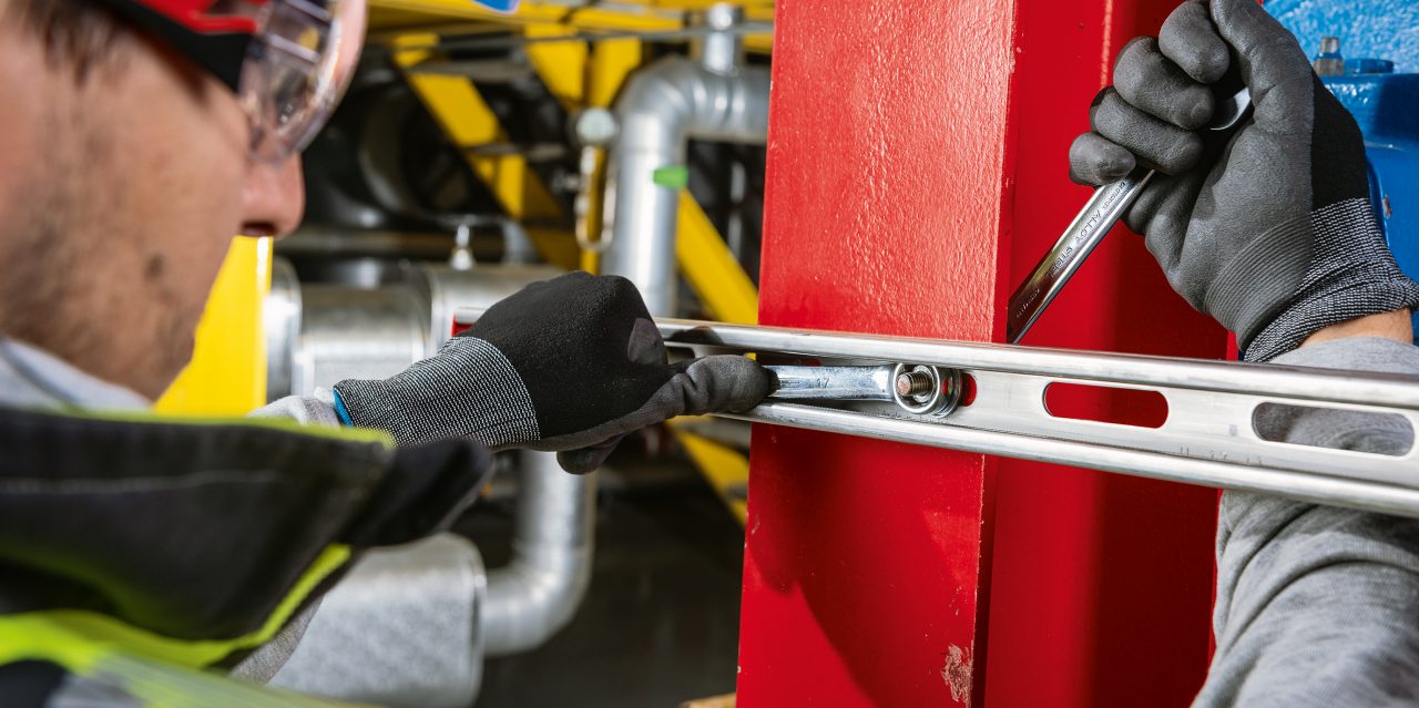 Fastening on Steel with X-BT and S-BT Fastening on Steel with X-BT and S-BT