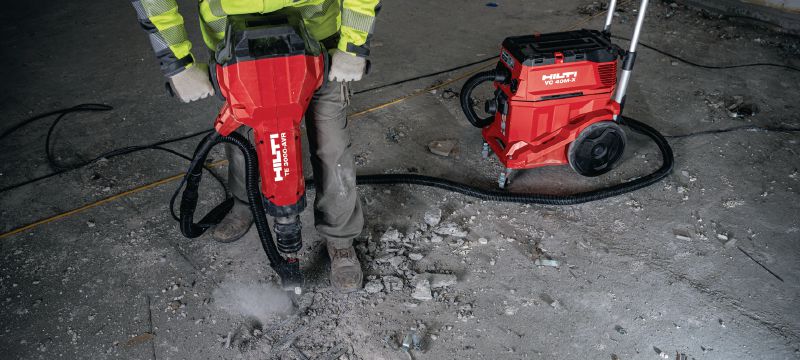 Martillo Rompedor eléctrico para tareas de carga pesada TE 3000-AVR Martillo rompedor excepcionalmente potente para tareas pesadas de demolición de concreto, corte de asfalto, movimiento de tierras y conducción de varillas de conexión a tierra Aplicaciones 1