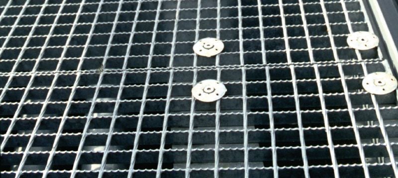 Espiga de rejilla X-FCM-R (acero inoxidable) Espiga de rejilla de acero inoxidable para fijar rejillas de piso con pernos roscados en entornos altamente corrosivos Aplicaciones 1