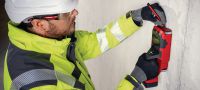 Go to slide 4 of 10: Escáner de pared PS 85 Escáner de pared y detector de pernos fáciles de usar para prevenir golpes al perforar o cortar cerca de objetos incrustados Aplicaciones 1