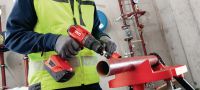 Atornilladora taladro con percusión a batería SF 6H-A22 Atornilladora taladro con percusión a batería de 22 V con Control activo del par y mandril electrónico para uso universal en madera, mampostería, metal y otros materiales Aplicaciones 3