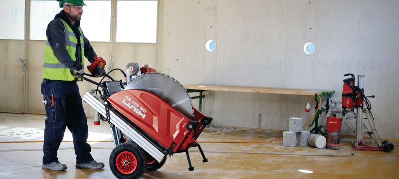 Hoja de sierra mural silenciosa SPX LCS Equidist (60H: válida para sistemas Hilti y Husqvarna®) Hoja de sierra mural (5-10 kW) para corte de alta velocidad que ofrece mayor duración y reducción de ruido (eje de 60H válido para las sierras murales de Hilti y Husqvarna®) Aplicaciones 1