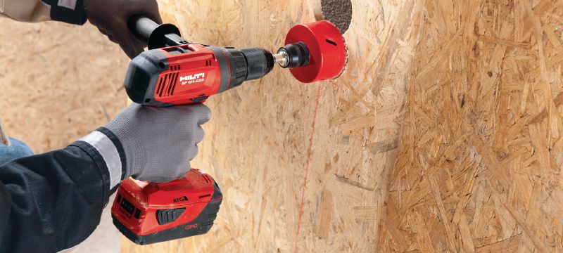Atornilladora taladro con percusión a batería SF 6H-A22 Atornilladora taladro con percusión a batería de 22 V con Control activo del par y mandril electrónico para uso universal en madera, mampostería, metal y otros materiales Aplicaciones 1