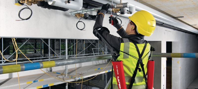 Exoesqueleto sobre cabeza Exoesqueleto pasivo para ayudar a reducir la tensión en los hombros y los brazos durante las tareas de instalación sobre cabeza Aplicaciones 1